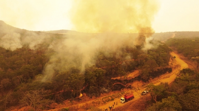 Fogo queima mais de 30 mil hectares no município de Alto Araguaia MT.