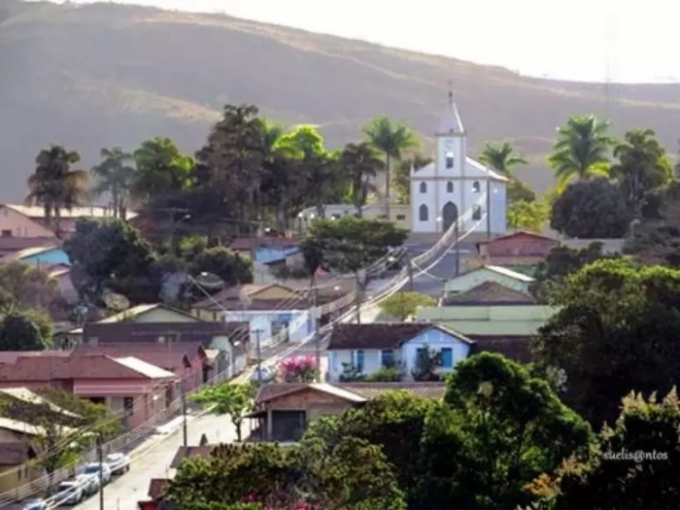 Ex-casal se reveza no poder na menor cidade do Brasil há quase 25 anos