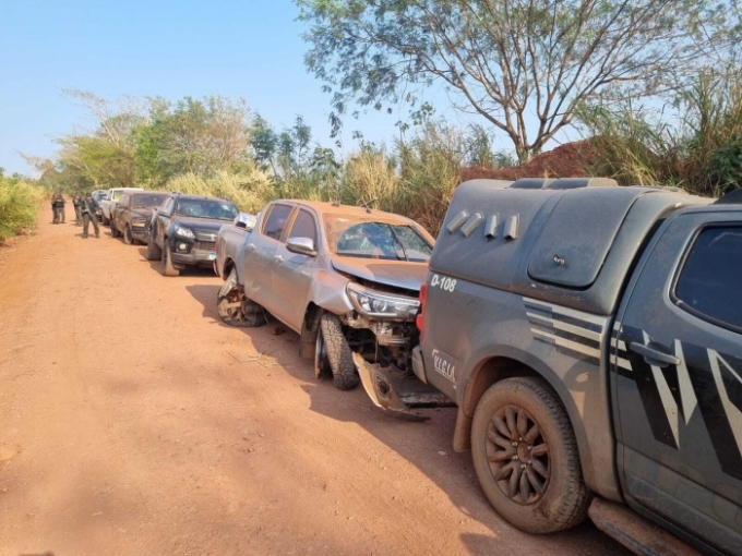 Polícia apreende 19 toneladas de maconha em comboio de camionetes furtadas