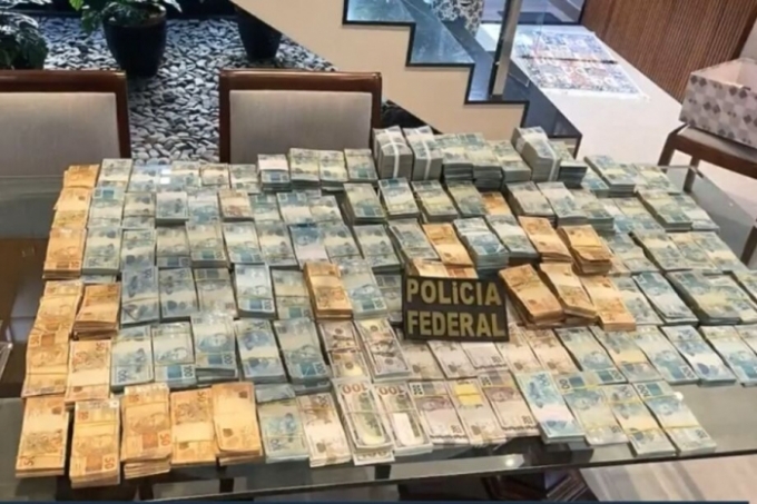 Polícia Federal apreende quase R$ 3 milhões em casa de desembargador