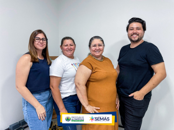 Secretária da SEMAS Rosângela recebeu a visita dos técnicos da AGEHAB.