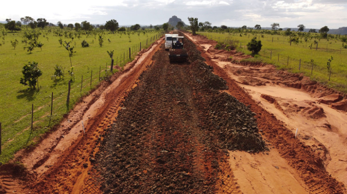 Estrada do Mirassol, em Figueirão, ganha revestimento