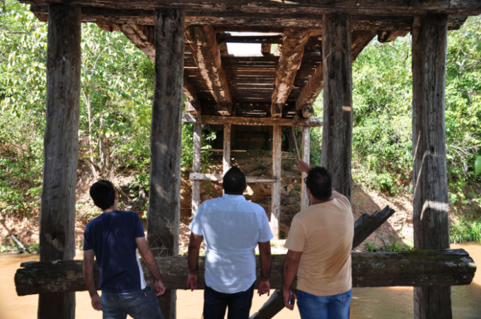 Secretário Cleiton de Figueirão realiza vistoria técnica em pontes que ligam ao município de Camapuã