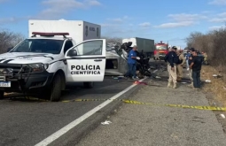 Acidente com van que levava pacientes com câncer para hospitais deixa seis mortos e feridos na PB
