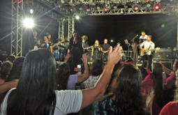 Figueirão com Cristo teve a participação da cantora gospel Antonia Gomes