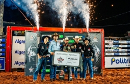 Bim é o campeão da etapa de Uberlândia no Rodeio PBR Camaru 60 Anos.