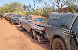 Polícia apreende 19 toneladas de maconha em comboio de camionetes furtadas