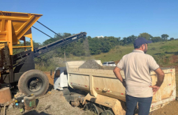 Prefeitura de Alcinópolis inicia operação de britador e reforça compromisso com melhorias nas es