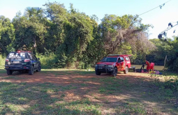 Mulher desaparece e polícia investiga possível feminicídio após encontrar sandália e brinco em 