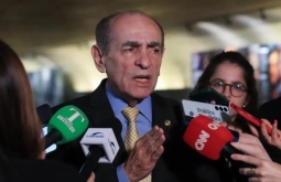 CCJ do Senado aprova fim da reeleição para cargos do Executivo