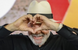 Lula anuncia que vai percorrer o país para “combater mentiras e fake news”