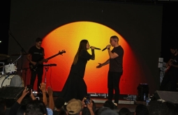 Show gospel de Jefferson e Suellen lota praça e atrai fiéis de outros estados para Figueirão