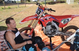 Adrenalina e paixão pelo esporte marcam início da 4ª Etapa do Estadual de Motocross em Figueirão