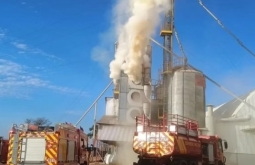 Incêndio destrói armazém de milho em Mineiros GO