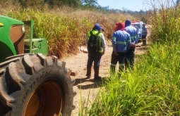 Homem enrolado em colchão é atropelado por trator e morre na br-364 em Mineiros (GO)