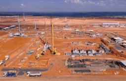 Calote em megafábrica de celulose se repete em MS