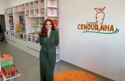 Fãs atravessam a cidade para abertura da primeira loja da Cenourinha