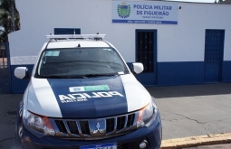 Homem é preso após invadir casa de ex e quebrar móveis, em Figueirão