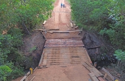 ATENÇÃO: Obra em ponte na estrada MS 217, região da água enterrada