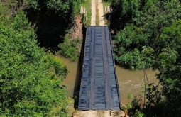 Prefeitura de Figueirão entrega mais uma ponte de madeira reformada