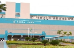 Bebê de 1 mês é internada com múltiplas fraturas nas costelas e pais são levados à delegacia