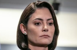 Michelle se encontra com Moraes horas antes de decisão que transferiu Bolsonaro para a Papudinha