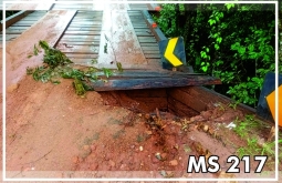 Atenção, motorista: leitor avisa sobre buraco na ponte do Córrego Água Enterrada, na MS-217