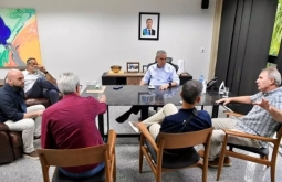 Paulo Corrêa faz reunião para tratar de medidas que organizem o trânsito no Parque dos Poderes du