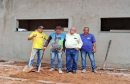 Prefeito Juvenal Consolaro acompanha obra da nova Unidade Básica de Saúde no Bairro Pequi I