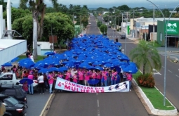 Cerca de 800 mulheres participam da 4ª Caminhada das Mulheres em Alcinópo