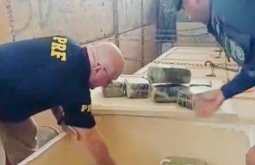 PRF e PM-MT apreendem mais de 1 tonelada de skunk em Alto Araguaia (MT)