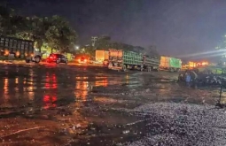 Policial aposentado e esposa morrem em acidente entre carro e caminhonete