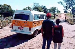 Pela primeira vez transporte escolar busca aluna em fazenda da região do Grilo, em Figueirão