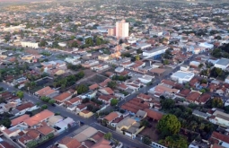 Descarregamento de lixo termina em briga entre garis e PM da reserva em Paranaíba