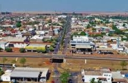 Jovem de 19 anos fica ferida após colisão entre carro e bicicleta elétrica em Chapadão do Sul