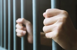 Homem recebe pena de 33 anos por feminicídio em Coxim