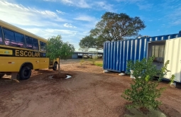 Prefeitura realiza entrega de contêineres-casa para motoristas do transporte escolar