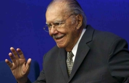 Ex-presidente José Sarney é internado com quadro de pneumonia no Maranhão