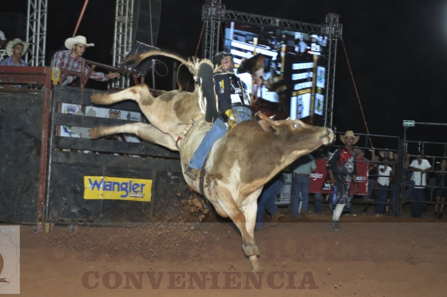 Abertura: 20º Festa do Peão de Alcinópolis