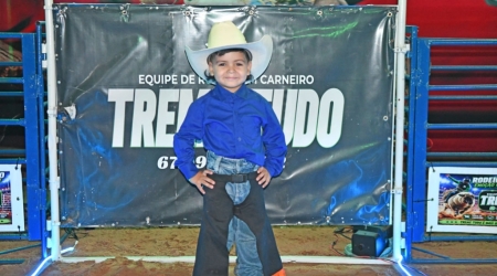 Rodeio em Carneiro