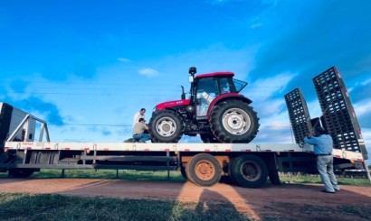 Figueirão recebe trator ELY 1104 YTO para fortalecer atendimento aos peque